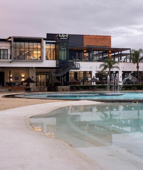 A Small Haven - The Blyde Crystal Lagoon Apartment Pretoria-Noord